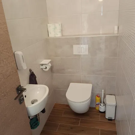 Napfeny Ll. * شوبرون