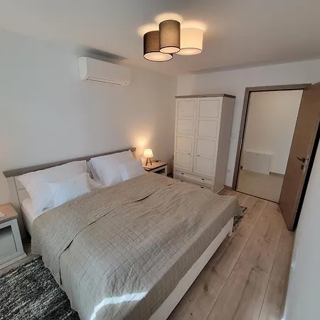 Napfeny Ll. شوبرون